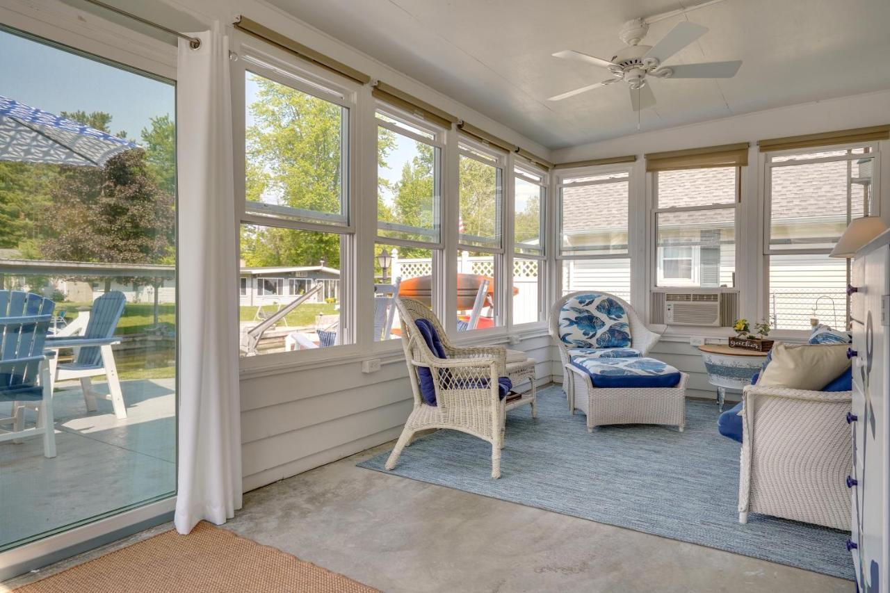 Waterfront Lakeview Cottage With Dock And Lift! 외부 사진